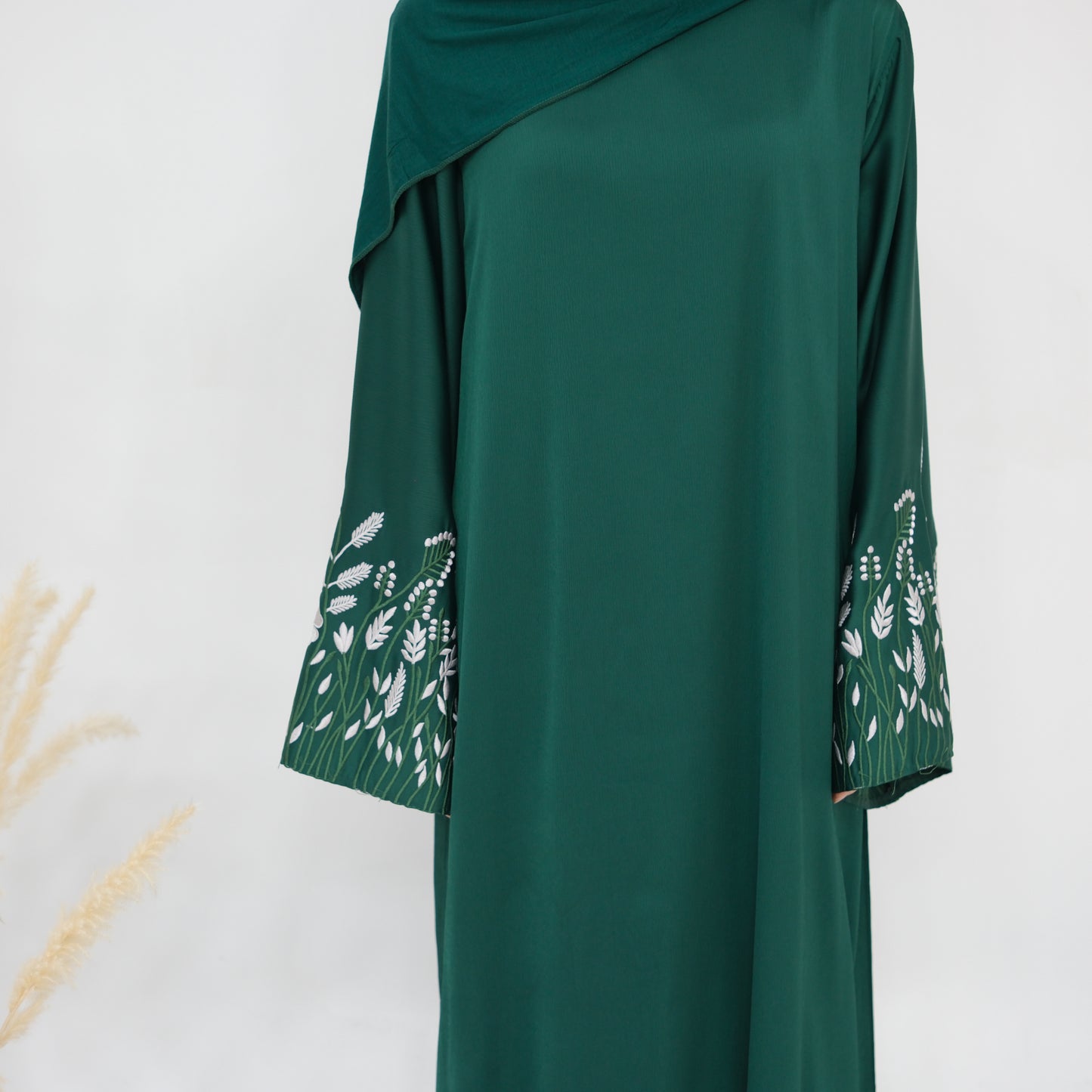 Hadiqa Abaya