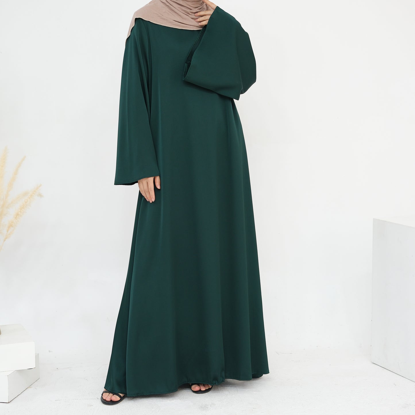 Iqra Tieback Abaya