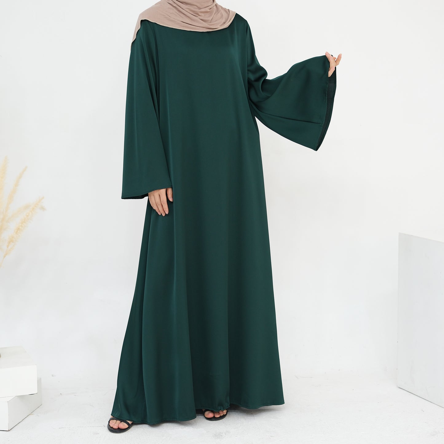 Iqra Tieback Abaya