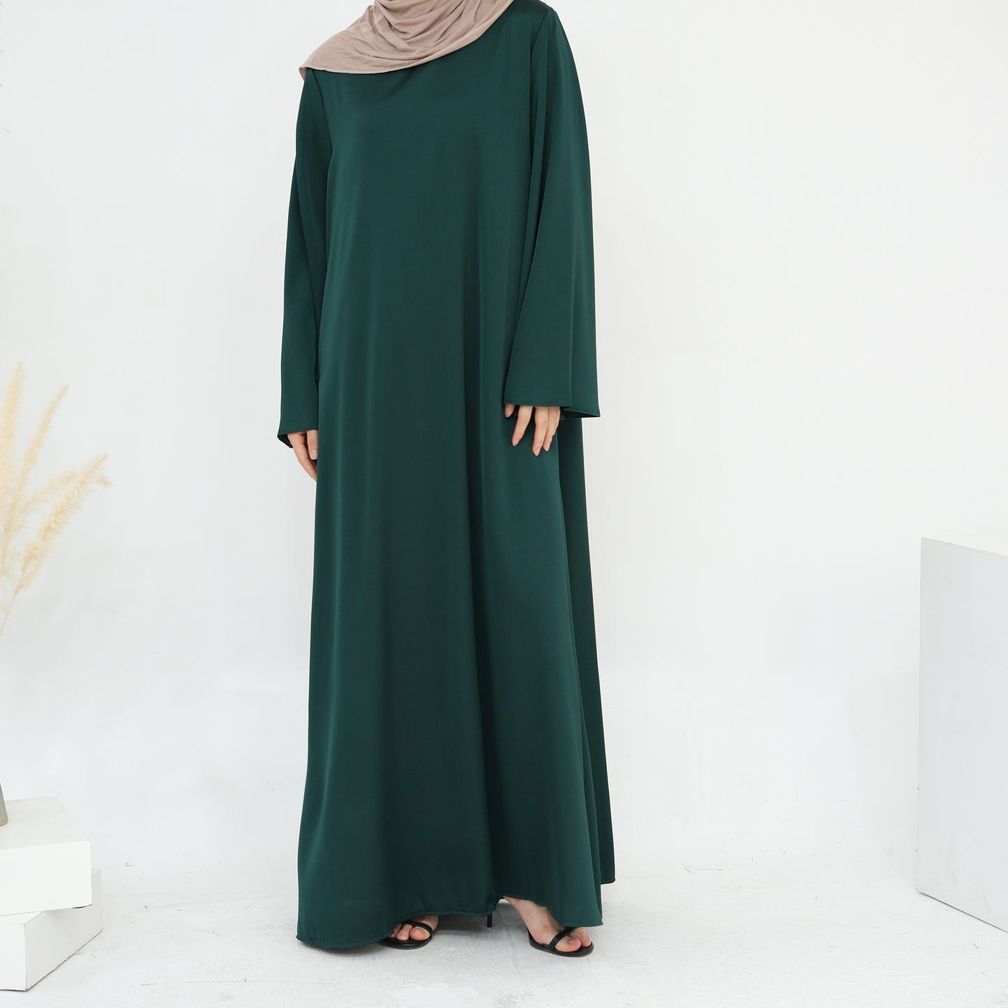 Iqra Tieback Abaya