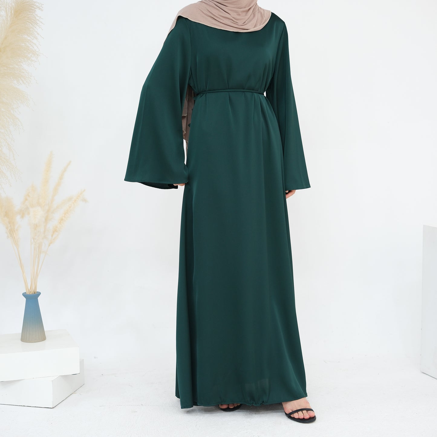 Iqra Tieback Abaya