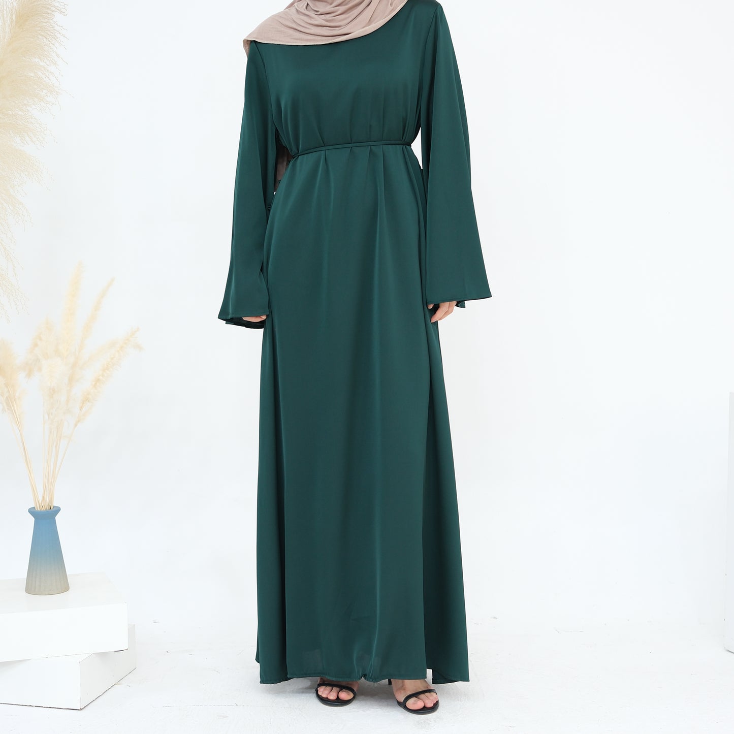 Iqra Tieback Abaya