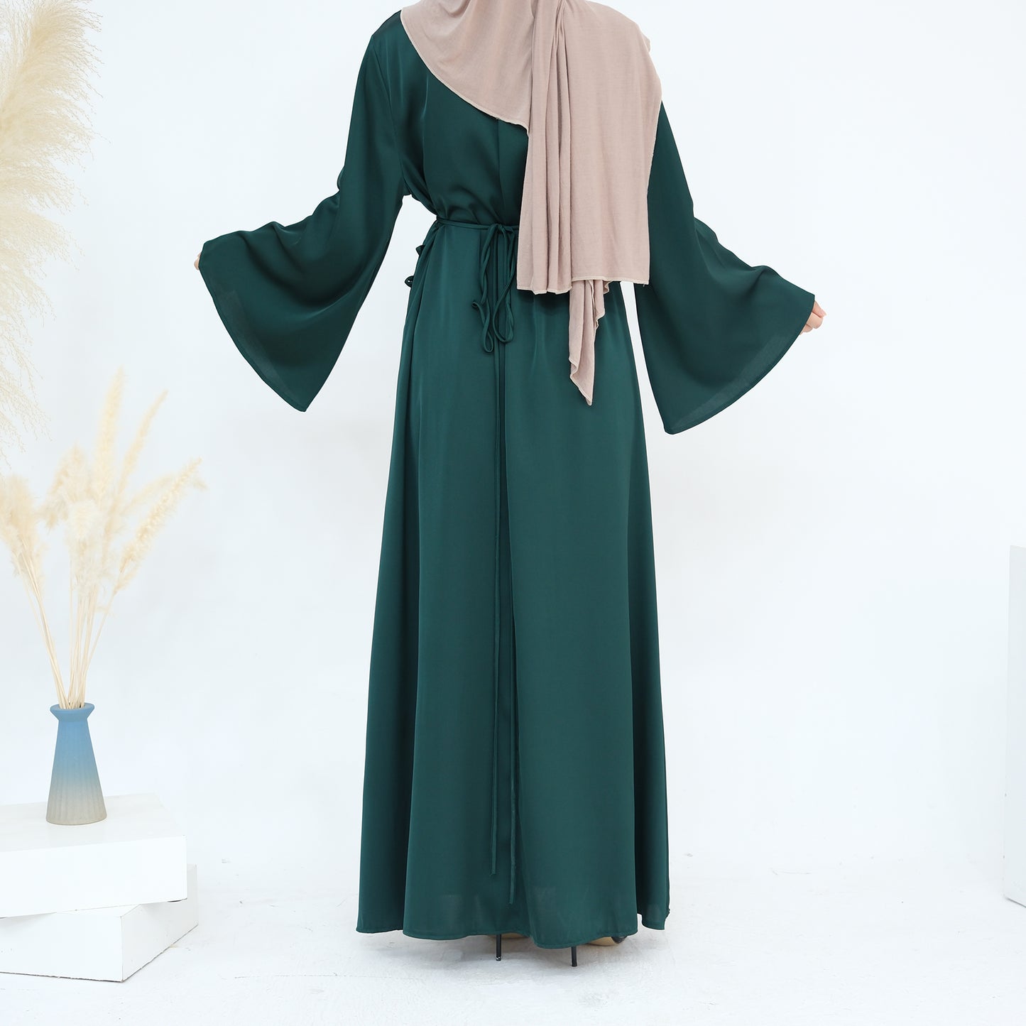 Iqra Tieback Abaya
