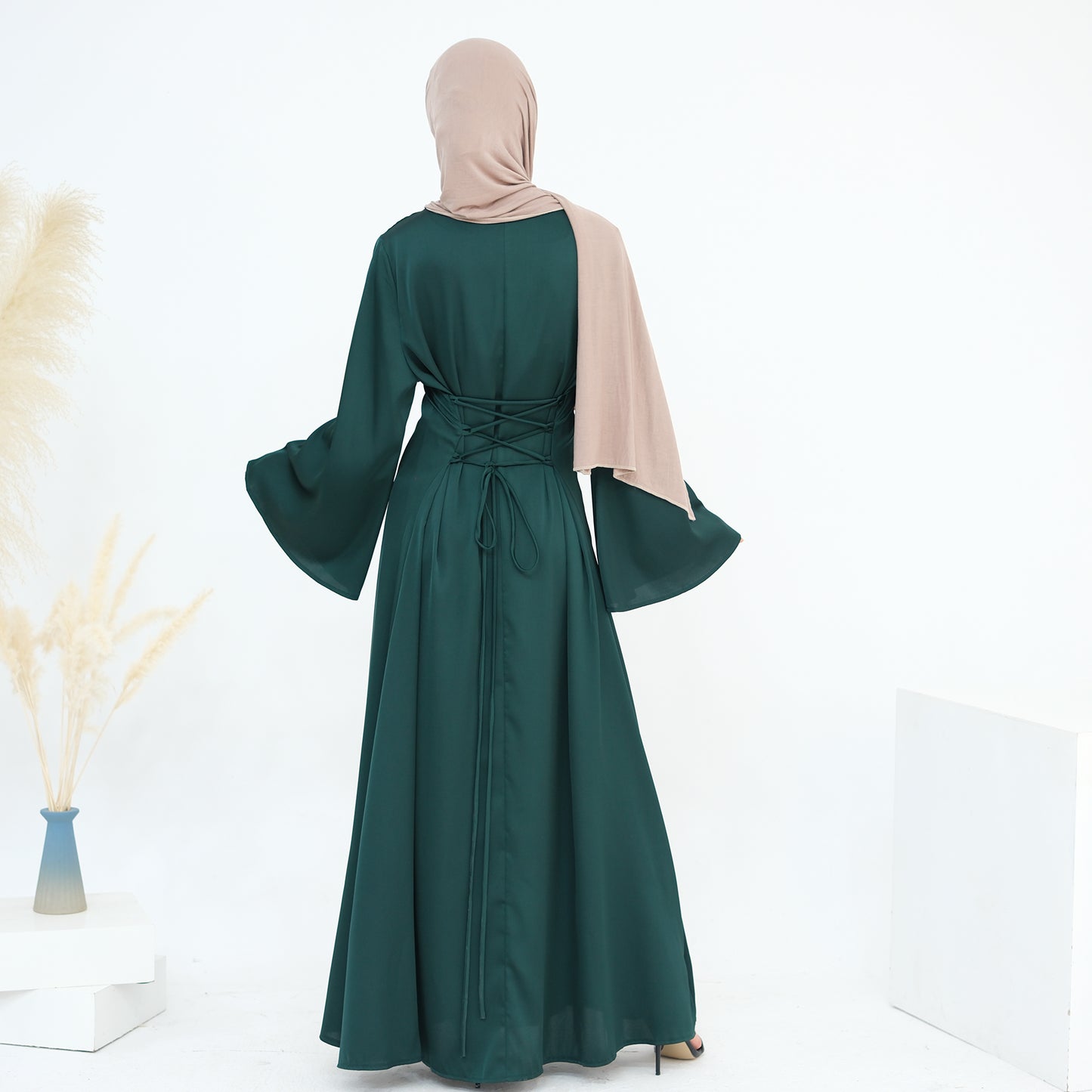 Iqra Tieback Abaya