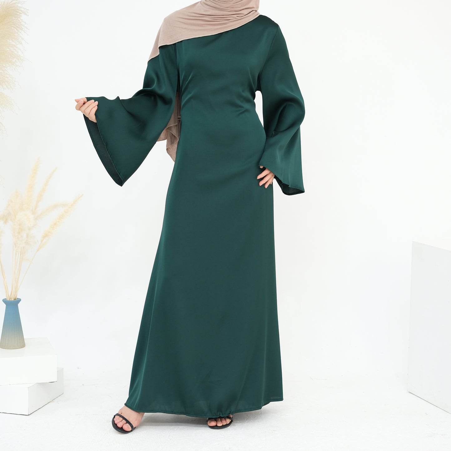 Iqra Tieback Abaya