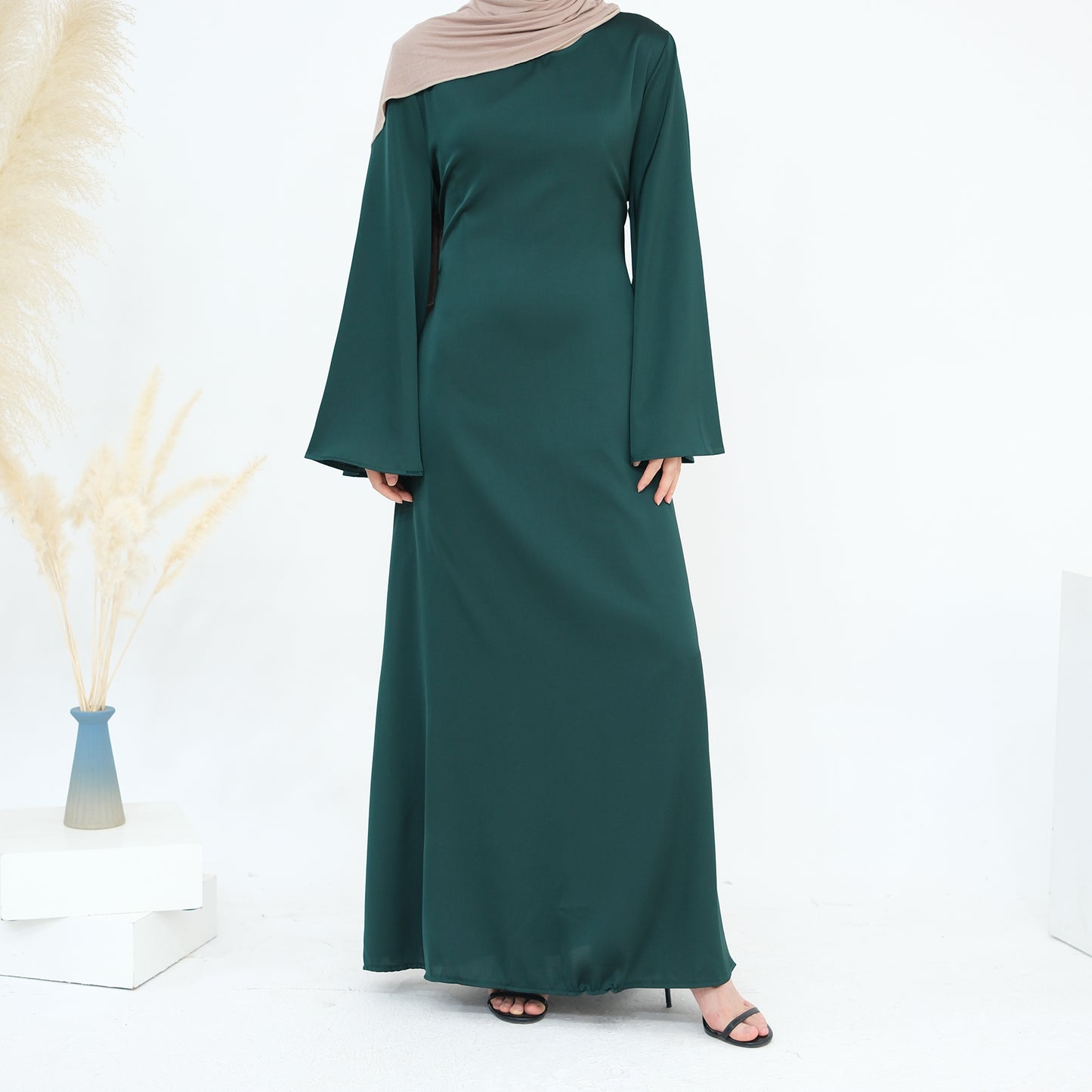 Iqra Tieback Abaya