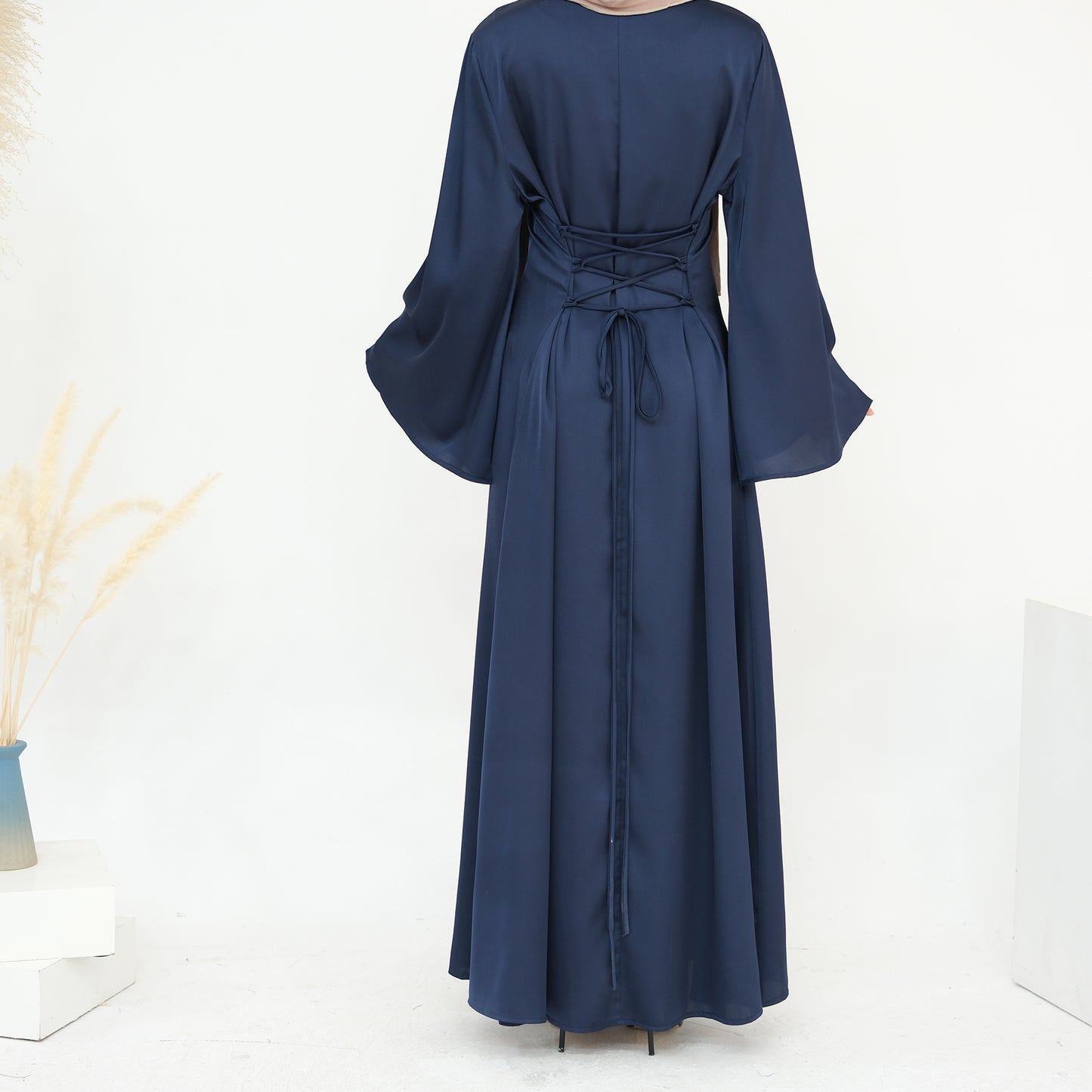 Iqra Tieback Abaya