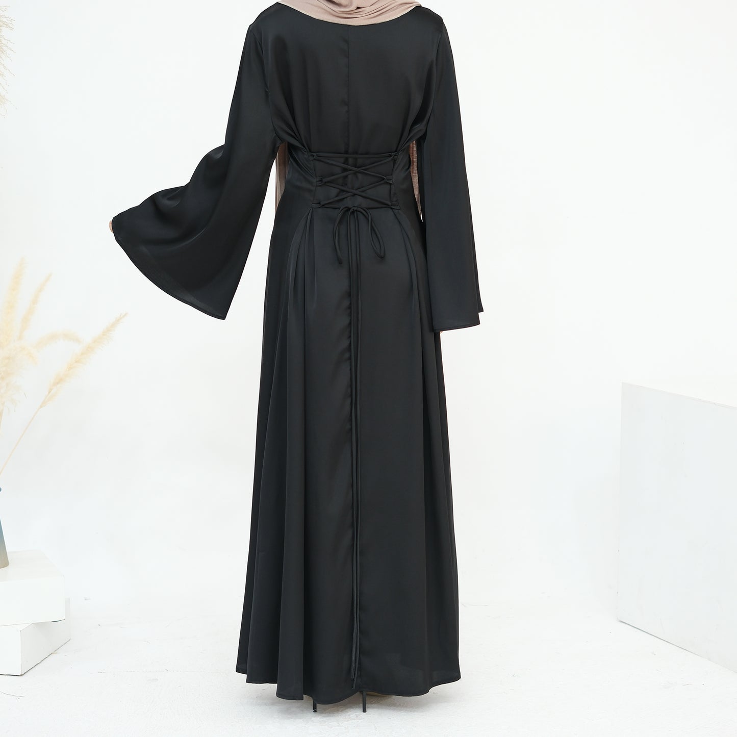 Iqra Tieback Abaya