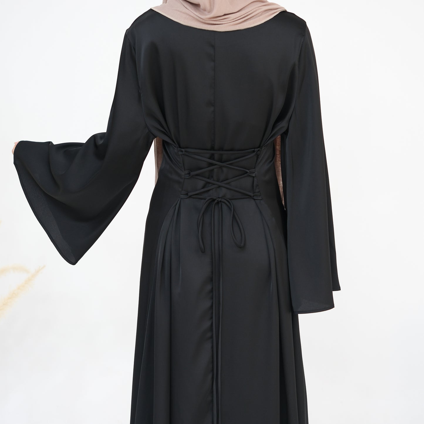 Iqra Tieback Abaya