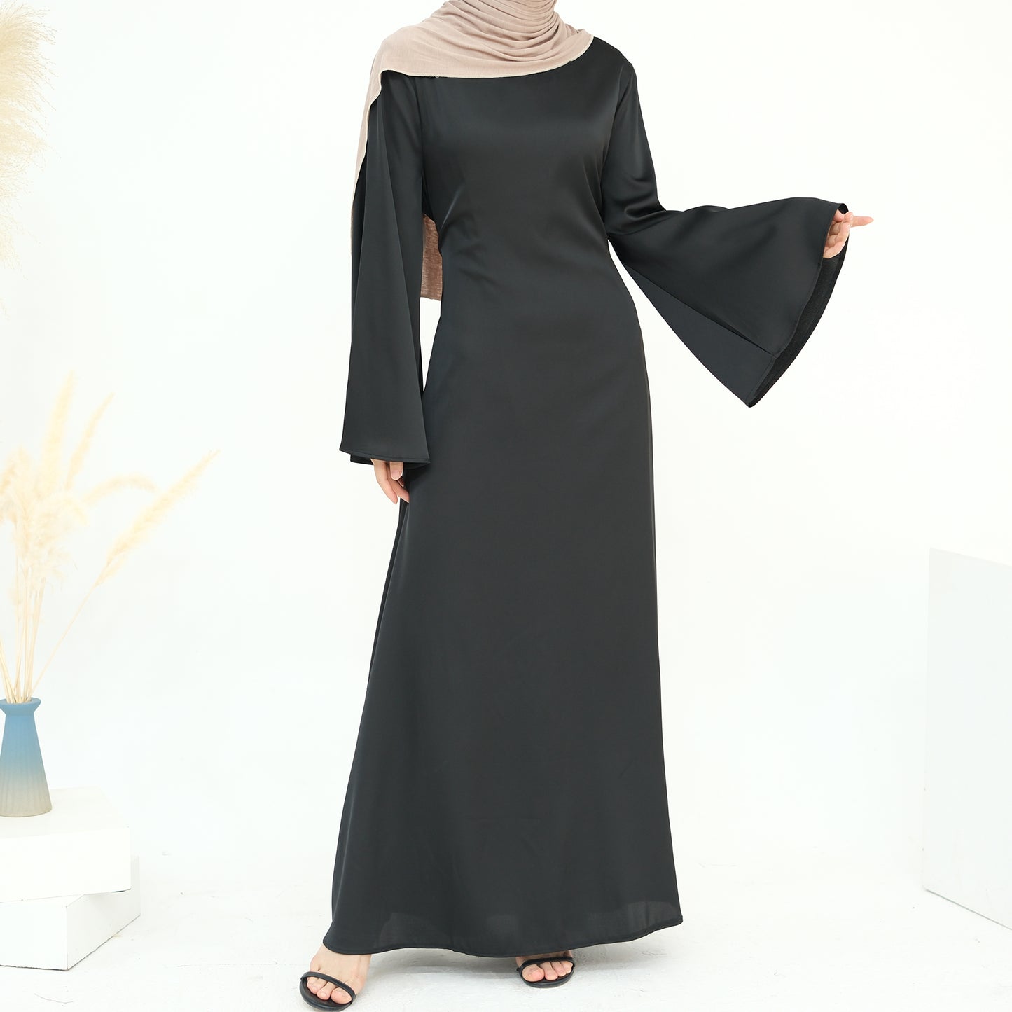 Iqra Tieback Abaya