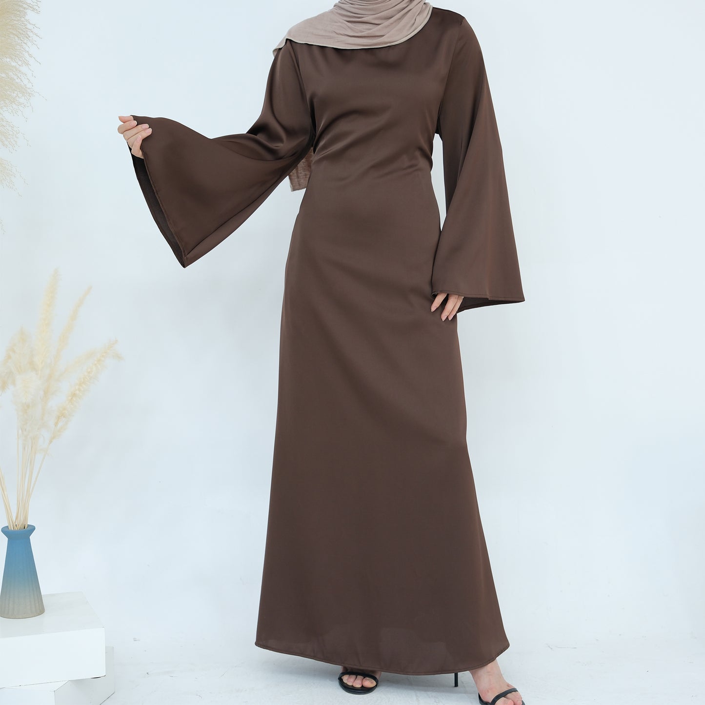 Iqra Tieback Abaya
