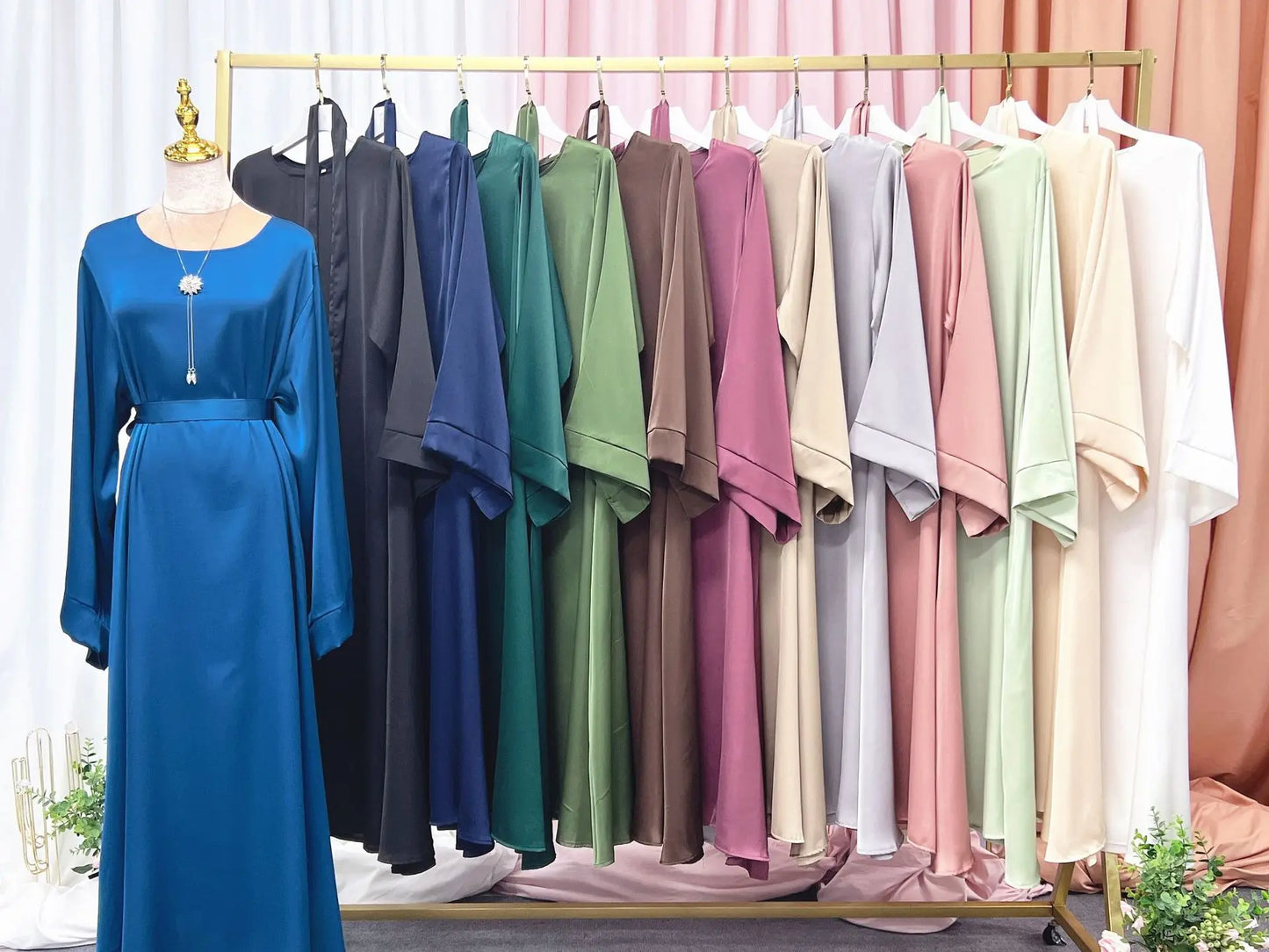 آرا عباية ساتان