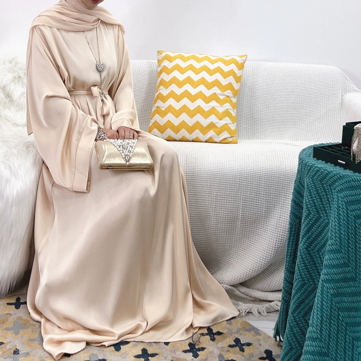آرا عباية ساتان