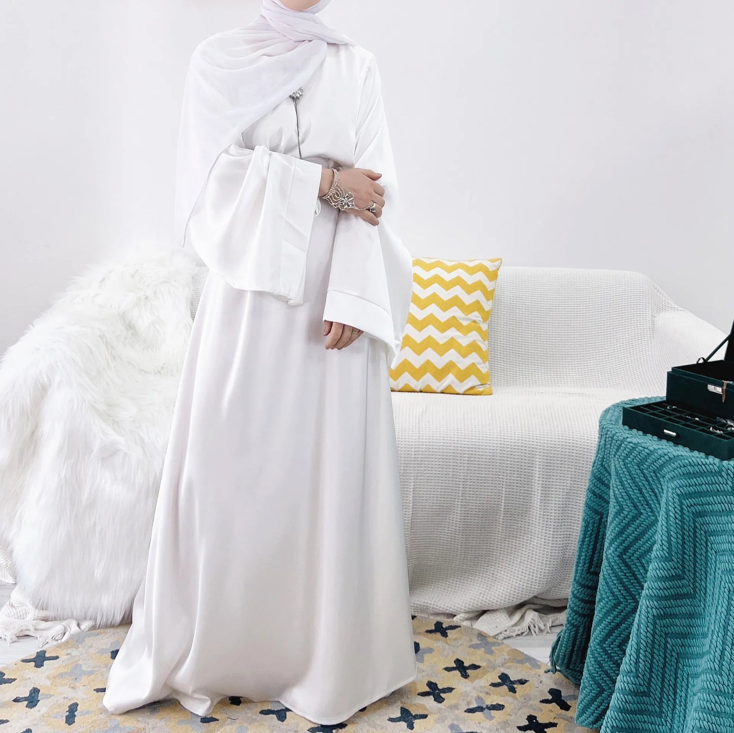 آرا عباية ساتان