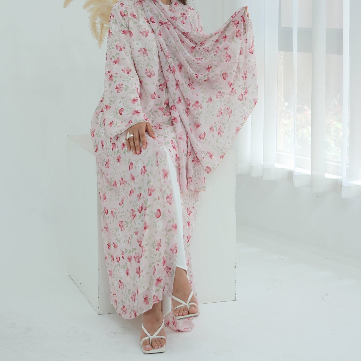 Flora Abaya