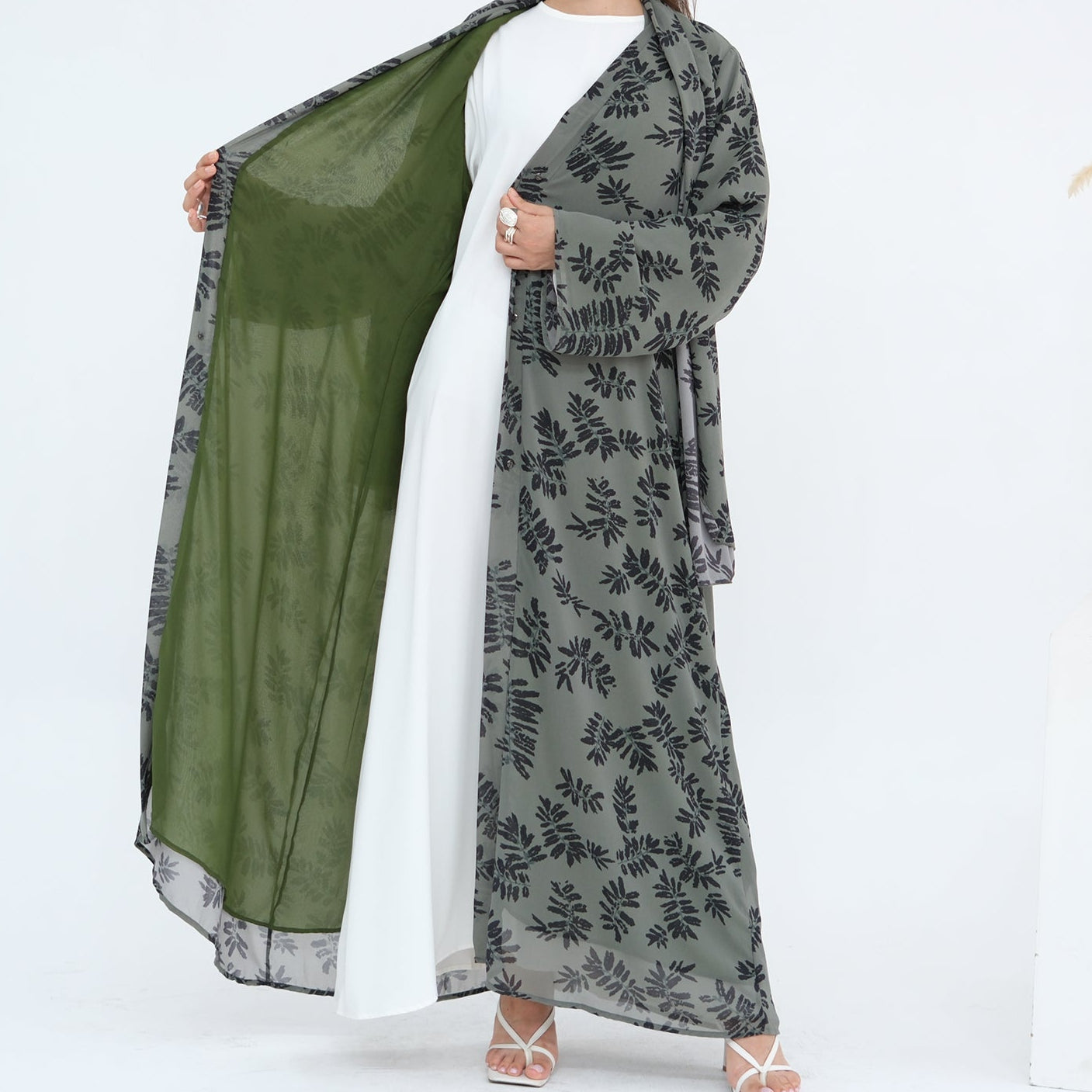 Flora Abaya