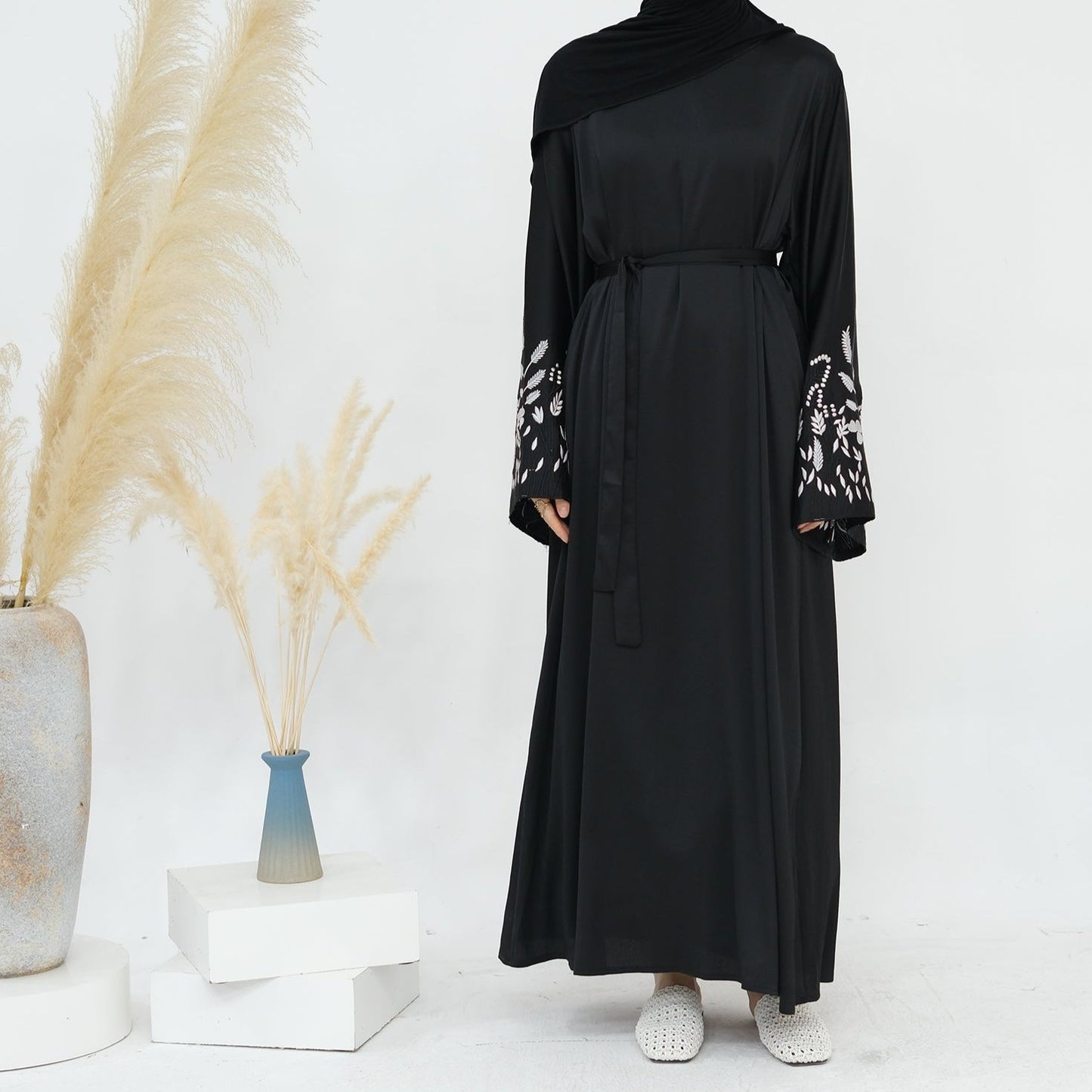 Hadiqa Abaya