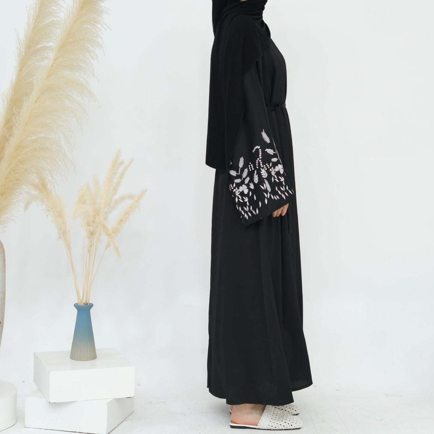 Hadiqa Abaya