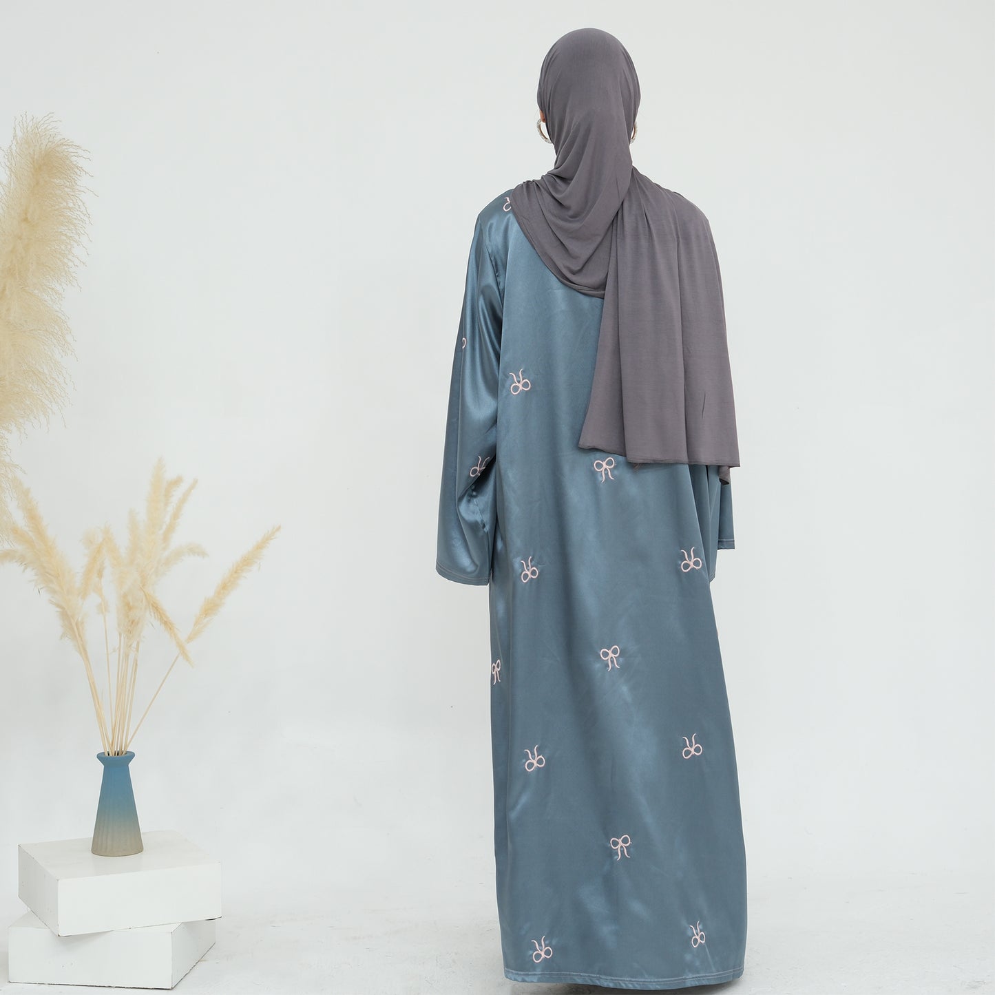 Bow Abaya