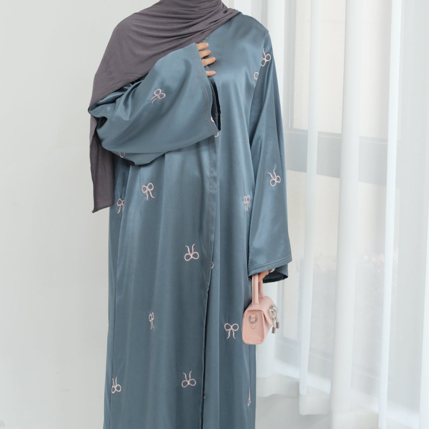 Bow Abaya