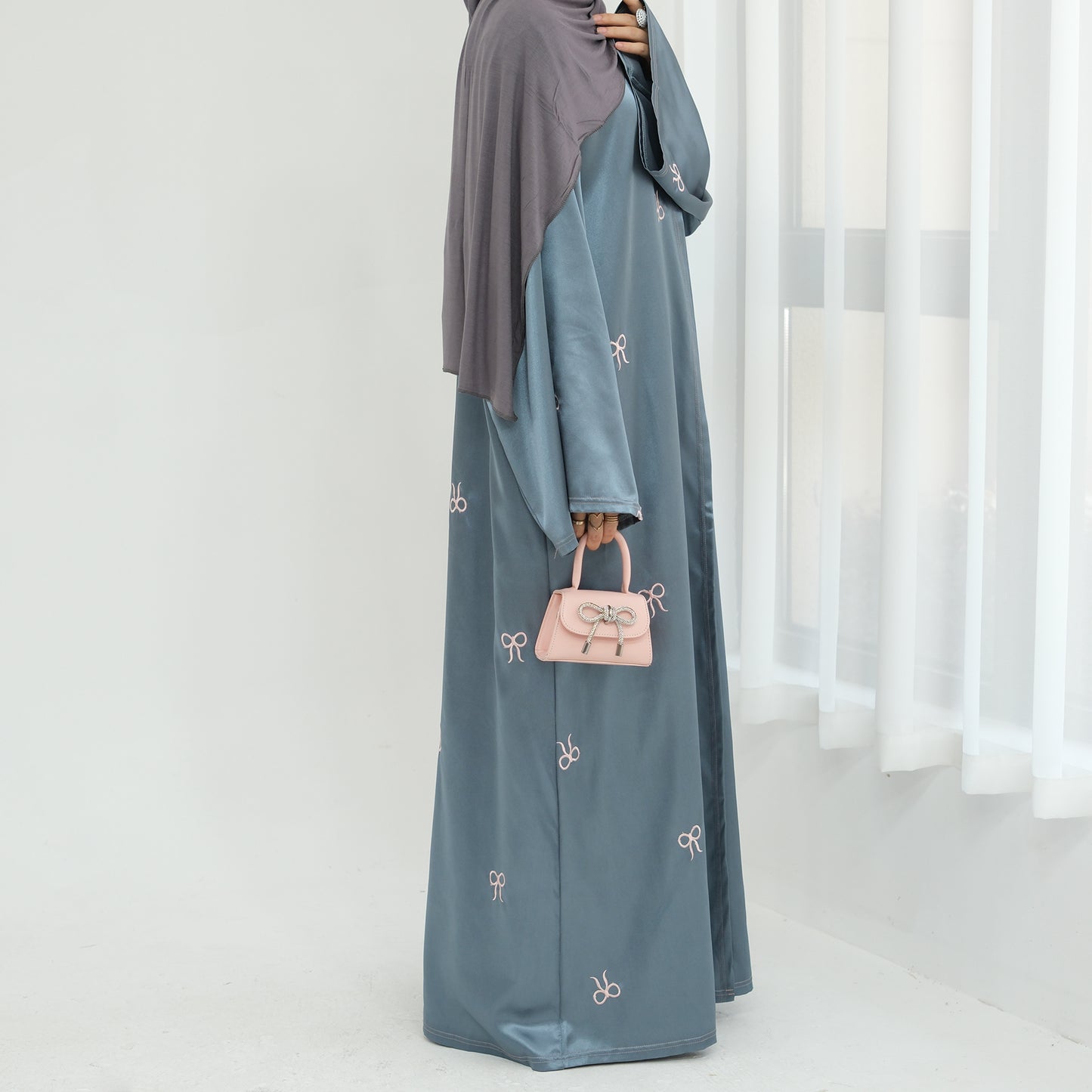 Bow Abaya