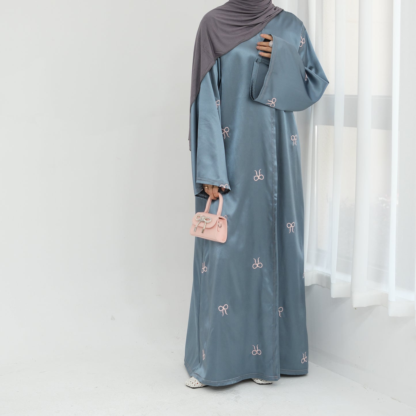 Bow Abaya