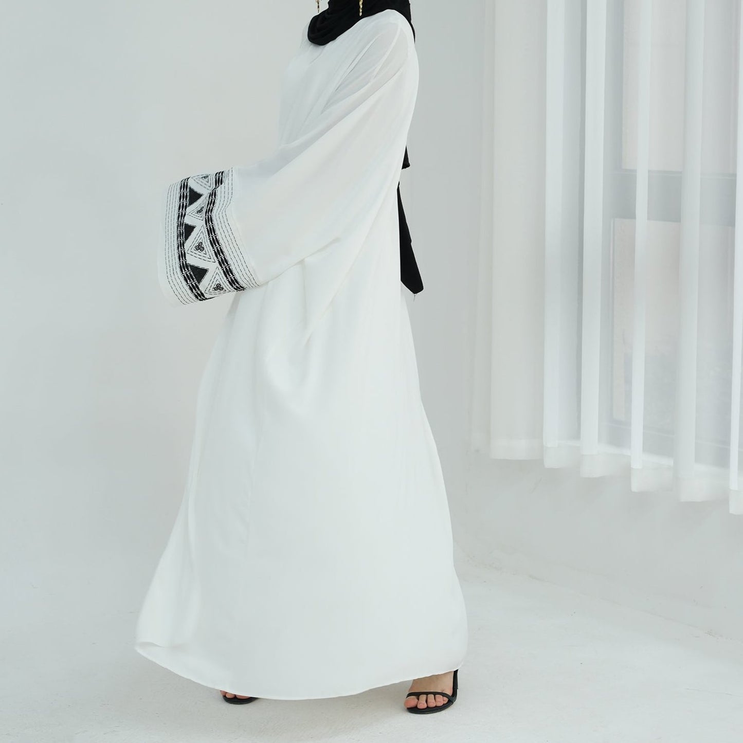 Pyramid Abaya