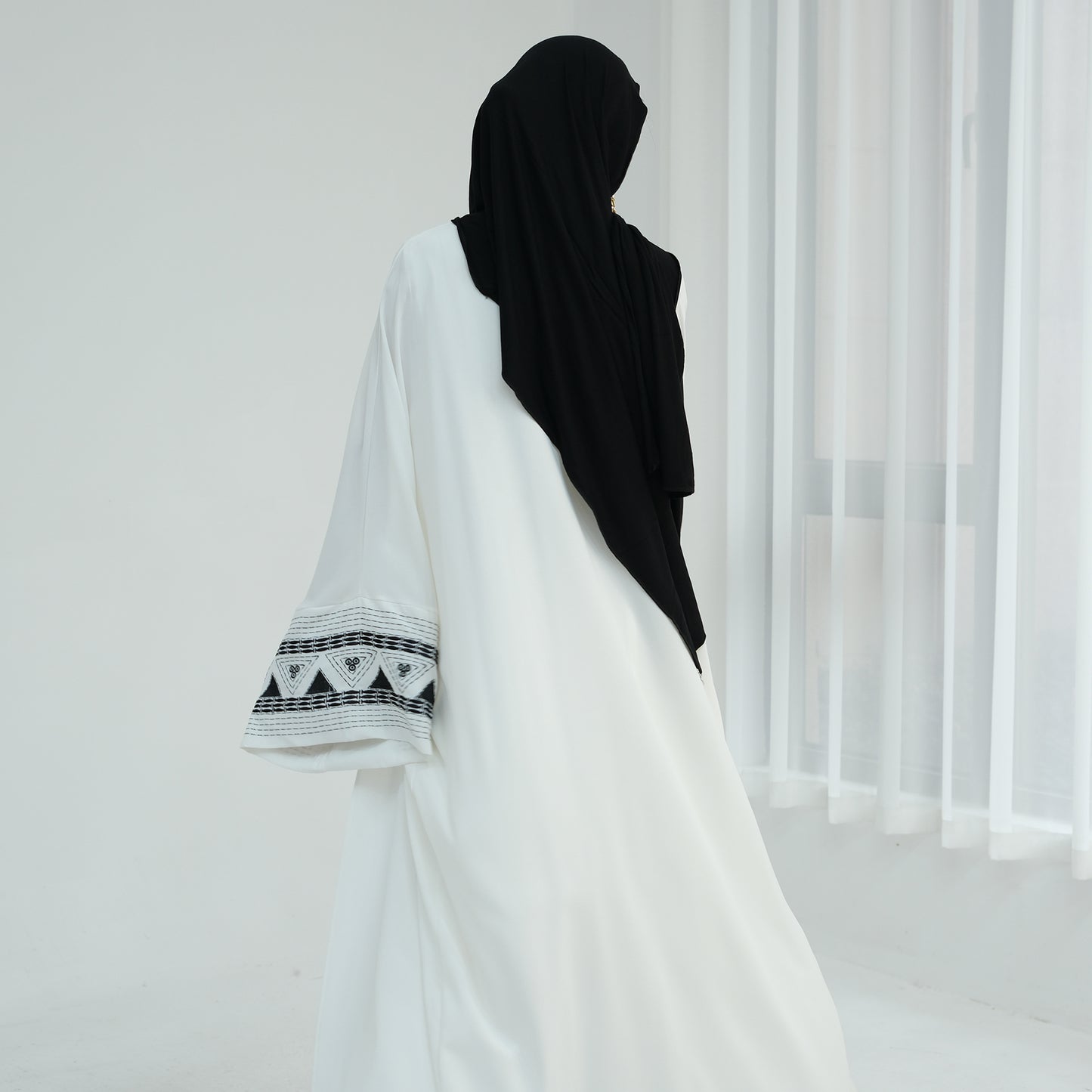 Pyramid Abaya