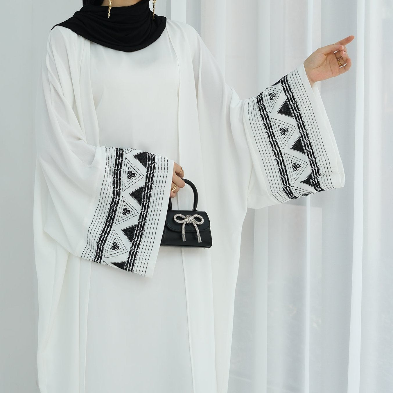 Pyramid Abaya