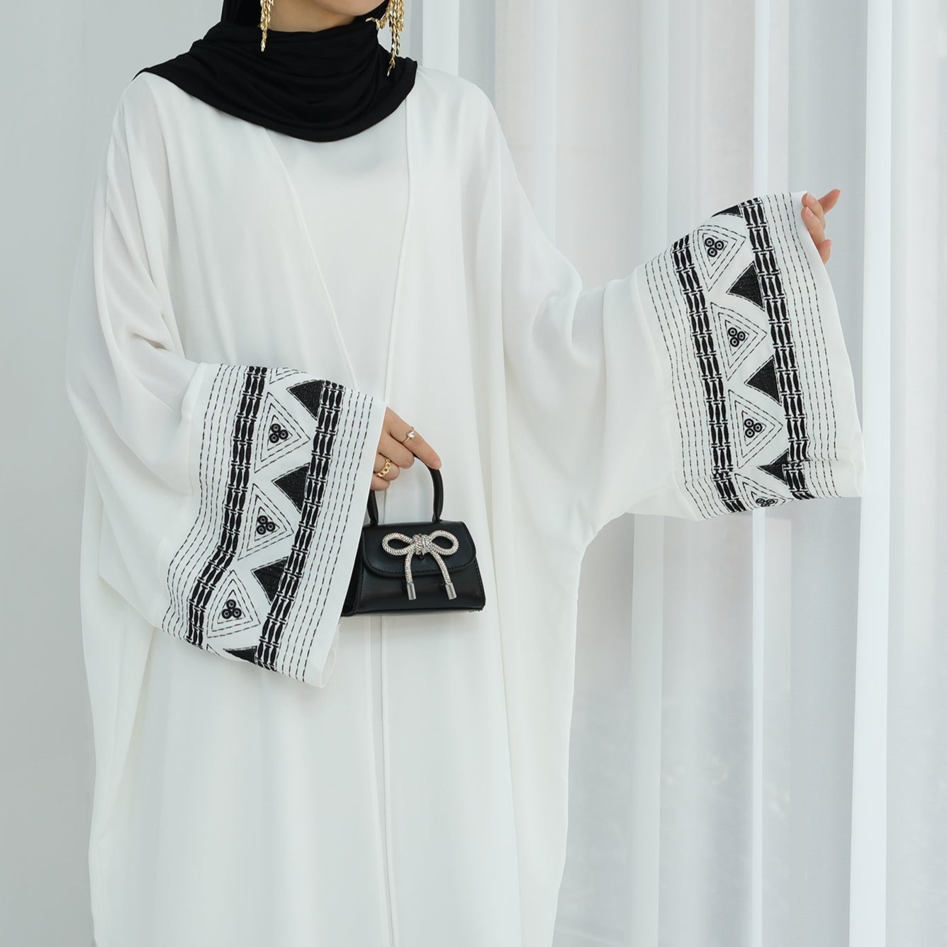 Pyramid Abaya