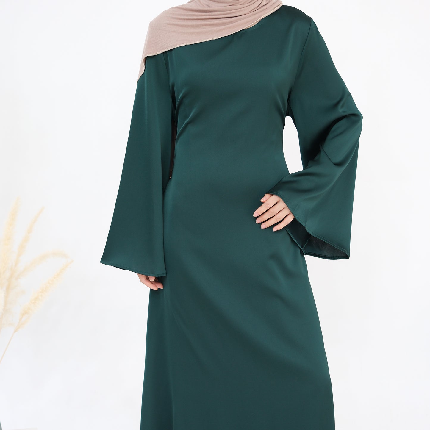 Iqra Tieback Abaya